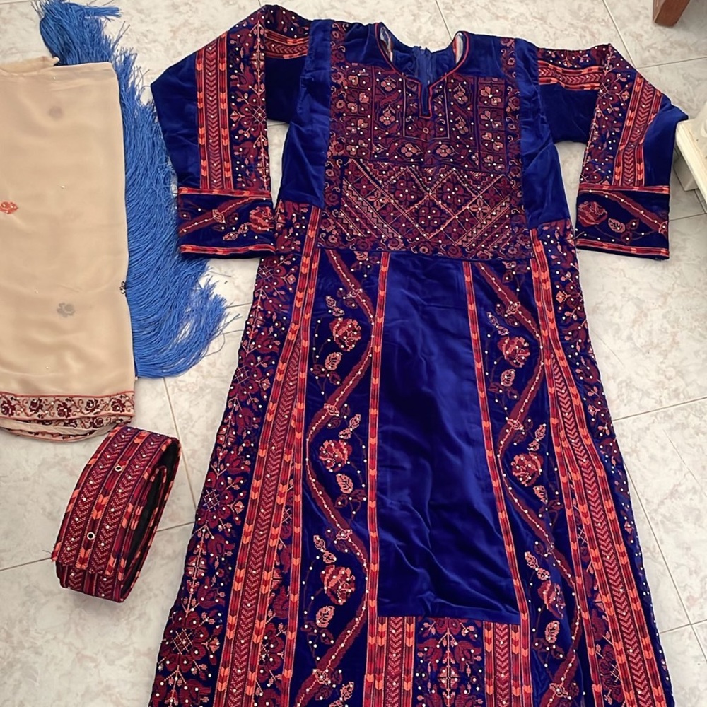 Thob BRAND NEW fits dress size 8-10 can be tailored down smaller.